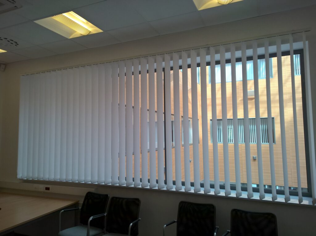 zaluzje pionowe 7 Skanska 1 scaled